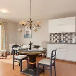 Elegancki W Centrum Gdyni Z Parkingiem By Renters Appartamento *