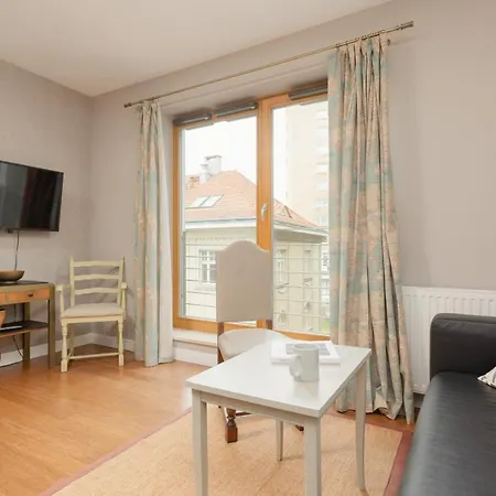 Apartment Elegancki W Centrum Gdyni Z Parkingiem By Renters Gdynia