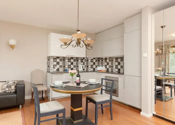 Elegancki W Centrum Gdyni Z Parkingiem By Renters גדינייה